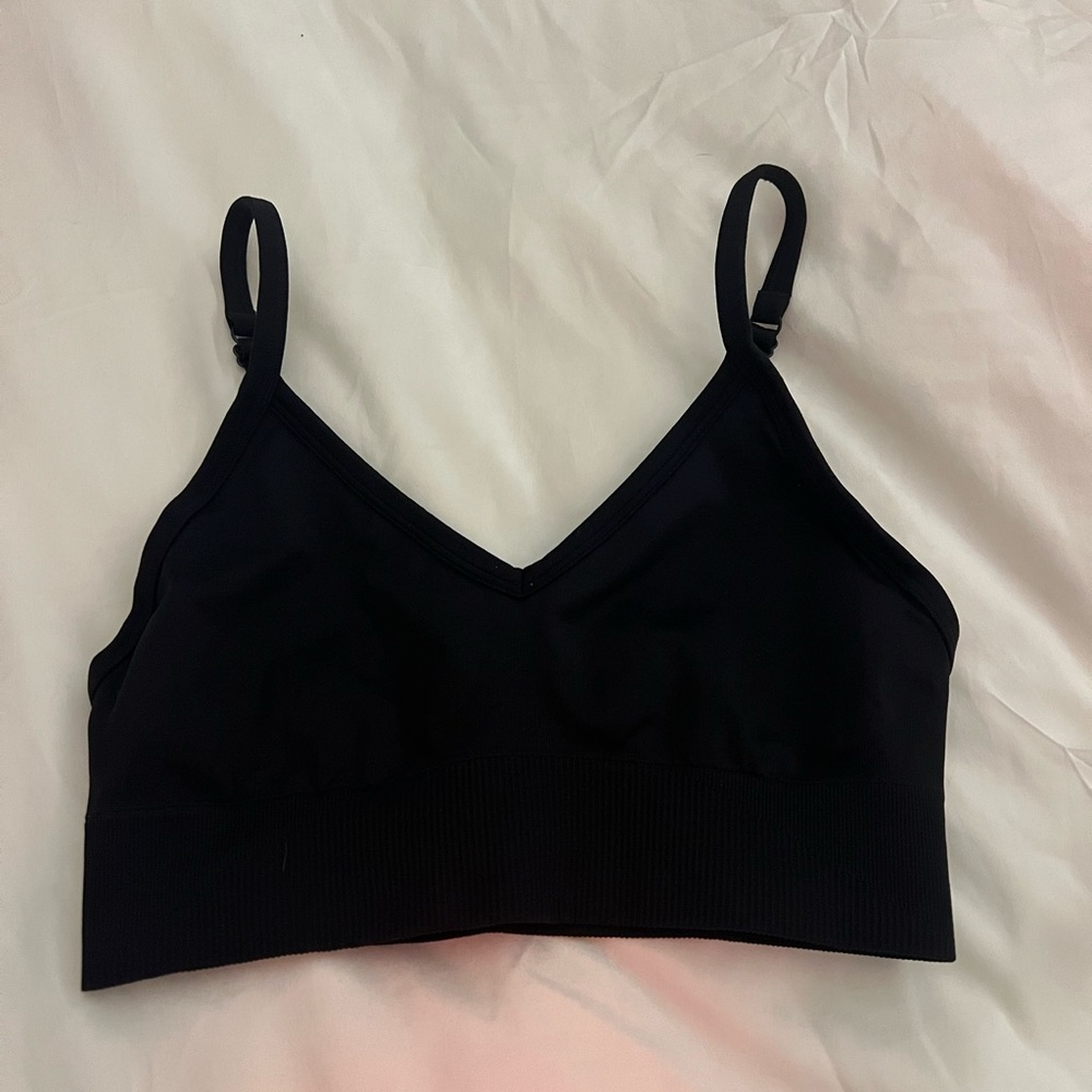 lululemon sports bra v neck